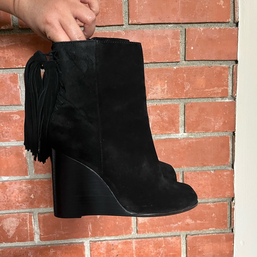 Boots - Picture 4 of 4
